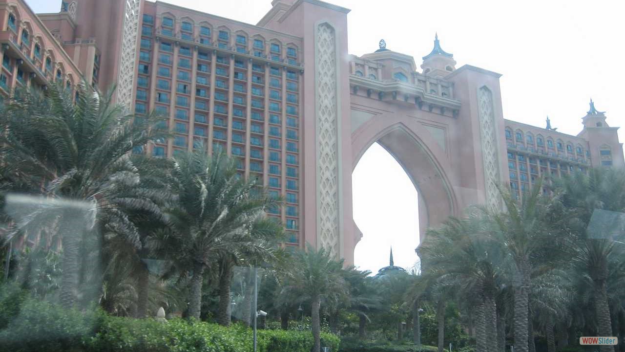 6Dubai111